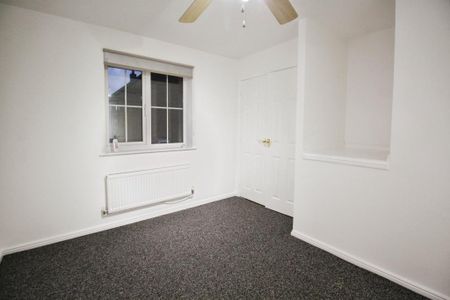 2 bedroom end of terrace house to rent - Photo 4