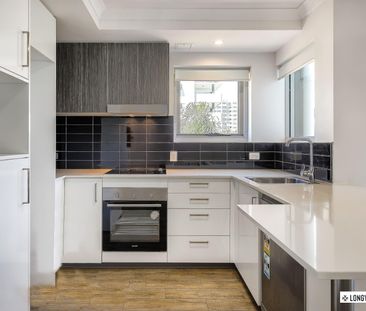 Stylish Apartment in Woolloongabba - Photo 4