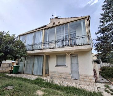 AVIGNON , Maison type 6 de 152 m² avec jardin, - Photo 1