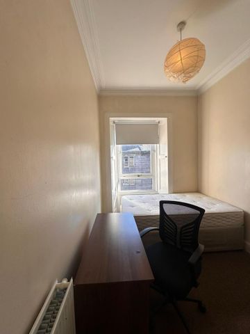 4 bedroom flat to rent - Photo 4