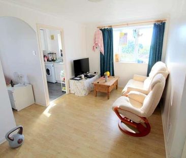 Lowestoft Drive, Slough, SL1 - Photo 4