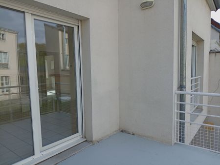 Châlons-En-Champagne, maison de 135 m2 environ, en hypercentre de type 6 avec extérieur et garage, disponible - Photo 4