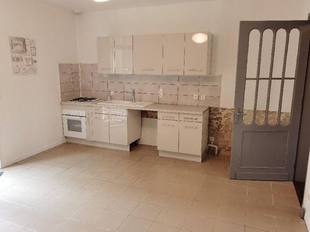 Location Maison 3 pièces 105m² LESPARRE MEDOC 33340 - Photo 3