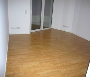 ***perfekte Singlewohnung mit Einbauküche, Balkon und perfekter Lag... - Photo 1