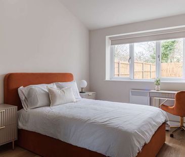 Impeccably built six-bedroom house share, designed for modern Cambr... - Photo 4