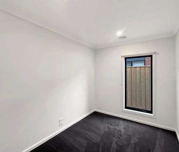 🏡 Brand New 5-Bedroom House in Thornhill Park - Photo 3