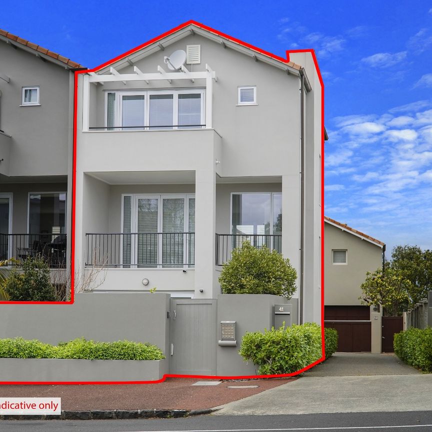 Upmarket Three-Bedroom Home Parnell - Photo 1