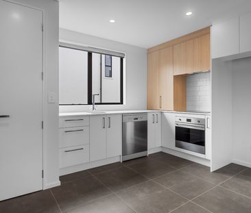 Stylish Townhouse in Prime Location with Parking - Riccarton - Photo 6