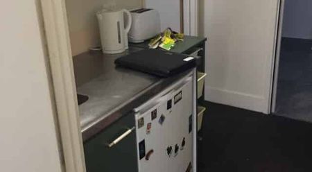 Easy Living in the City - Ideal for Students - Photo 2