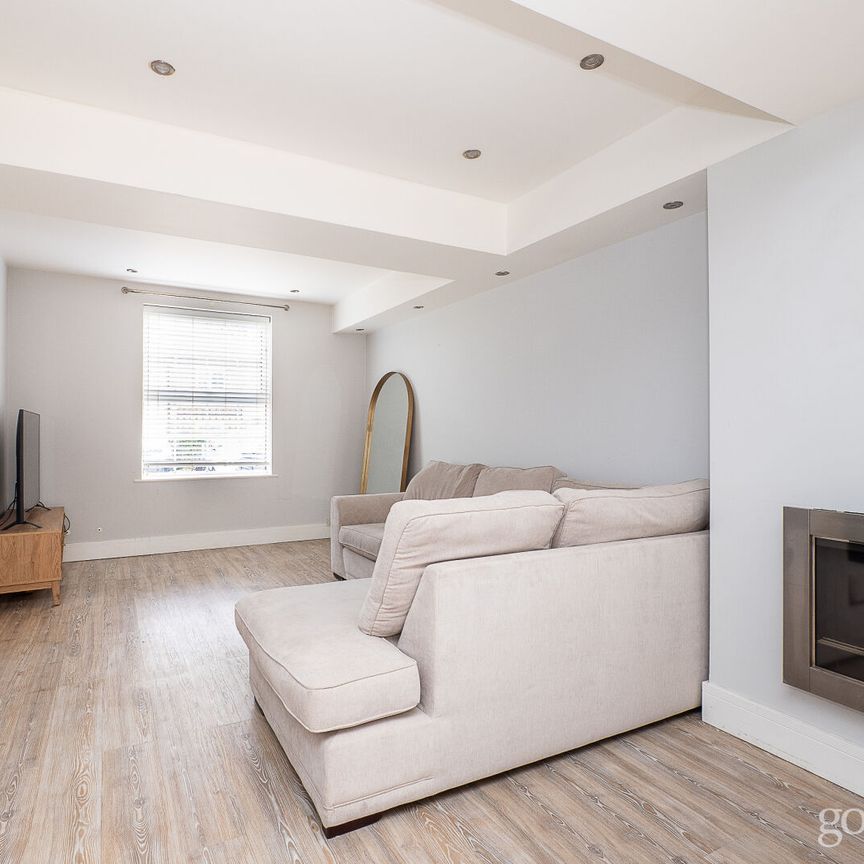 2 bedroom mid terraced house to rent, - Photo 1
