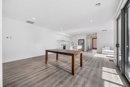 Family Home in Prime Alfredton Location - Photo 2