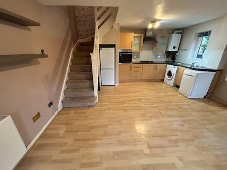 Berkeley Close, Abbots Langley, Hertfordshire - Photo 4