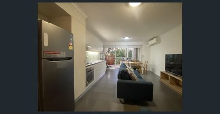 Modern Furnished Unit - Water bill included - Photo 3