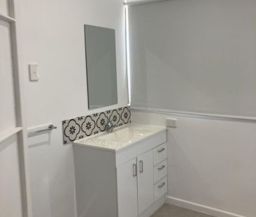 Three x 1‑Bedroom Units, Low‑Maintenance & Convenient Location - Photo 2