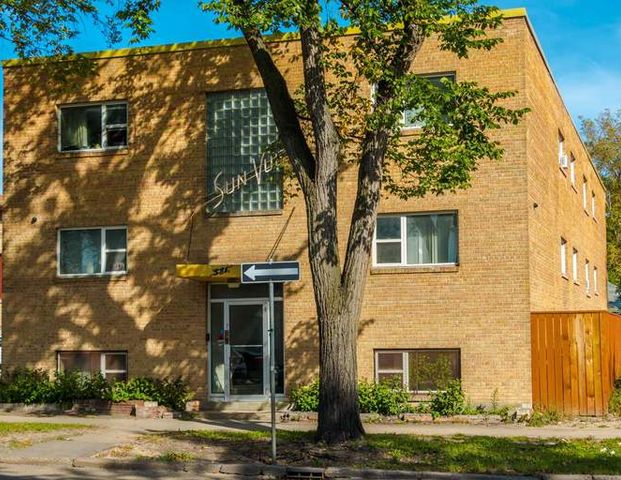 Sun Vue Apartments | 581 Sherbrook Street, Winnipeg - Photo 1