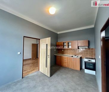 Pronájem bytu 2+1 86 m² - Fotografie 3