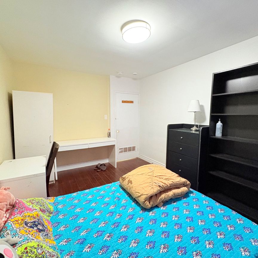 For Lease - 22 Ivordale Crescent Unit# RM A, Toronto, Ontario - Photo 1