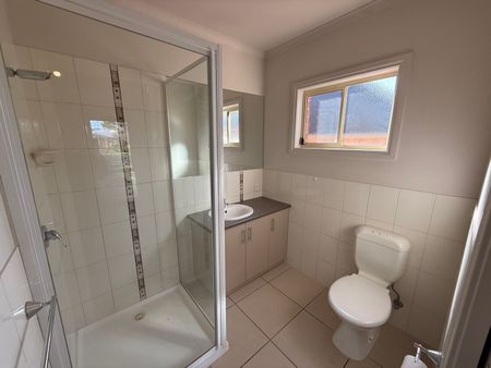 Four bedroom house in Quiet Court Location - Photo 5