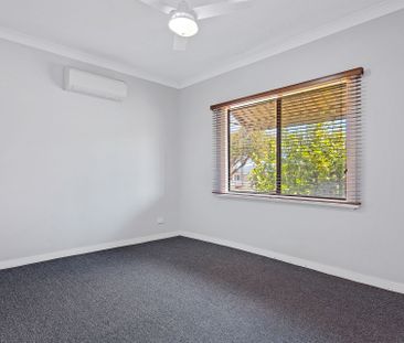 Cosy Carey Park Home - Photo 3