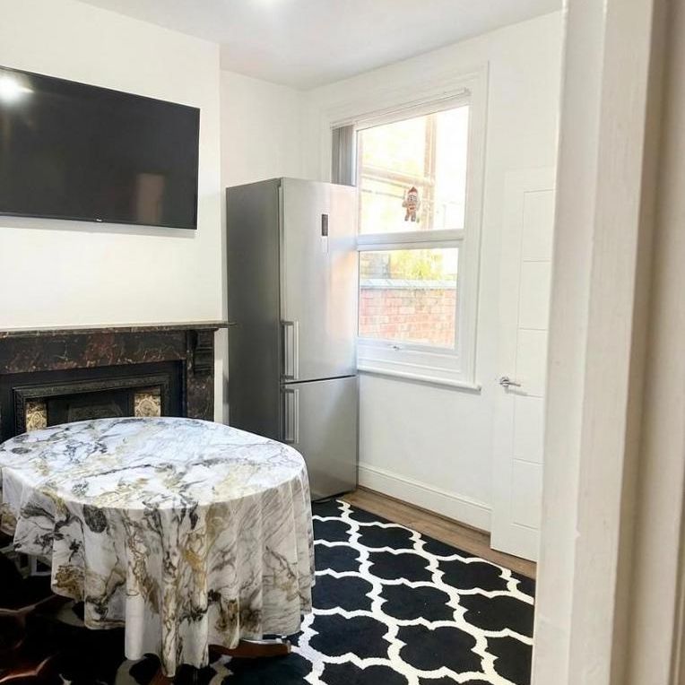 3 bedroom terraced house to rent - Photo 1
