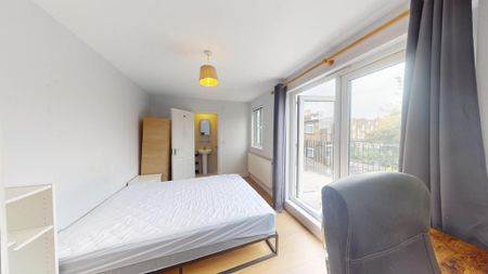 3 bedroom apartment to rent - Photo 2