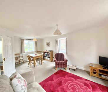 2 bedroom semi-detached house to rent - Photo 2