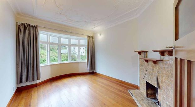 CENTRALLY LOCATED 4 BEDROOM HOME - Photo 1