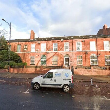 2 Bed Flat, Stretford Road, M16 - Photo 1