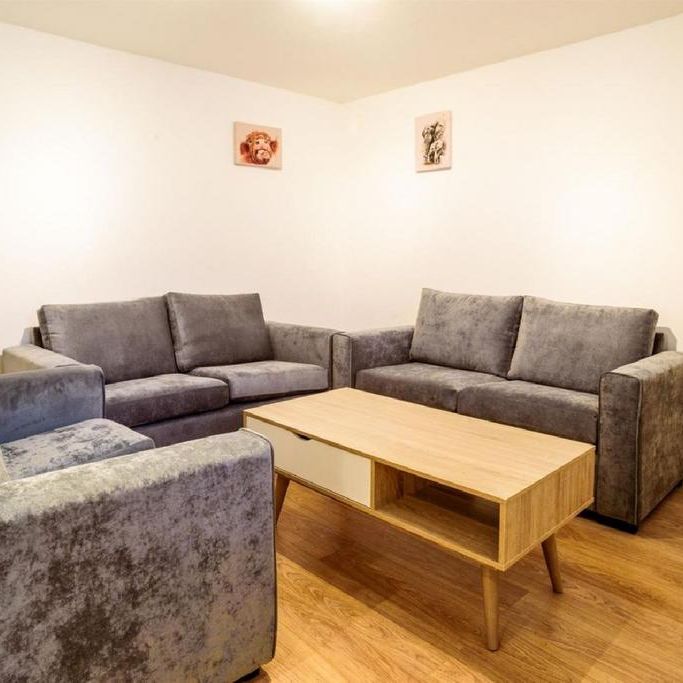 1 bedroom in a house share to rent - Photo 1