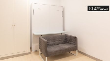 madrid, Community of Madrid 28012 - Photo 3