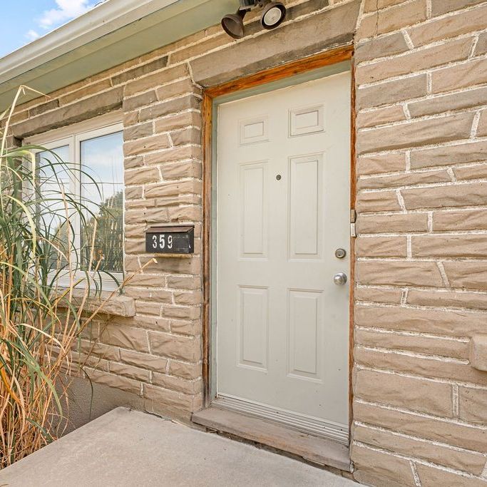 For Lease - 359 Dominion Avenue Unit# 2, Carlingwood - Westboro and Area, Ontario - Photo 1