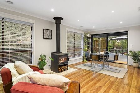 Modern & Perfectly Positioned - Photo 3