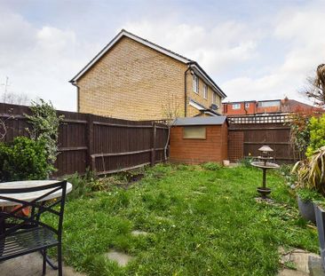 3 bedroom terraced house to rent - Photo 6