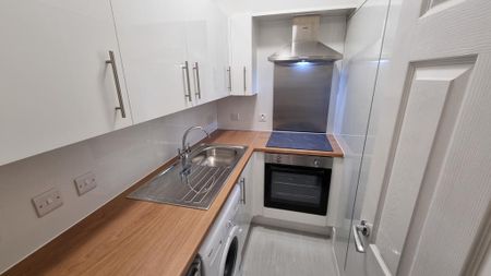 1 bedroom flat to rent - Photo 5