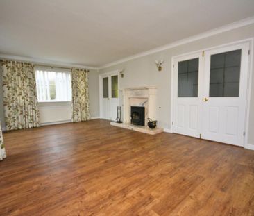 5 bedroom detached house to rent - Photo 2
