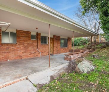 Spacious 3 Bedroom Home with Stunning Water & City Views - Photo 3