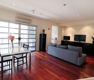 North Melbourne - Photo 2