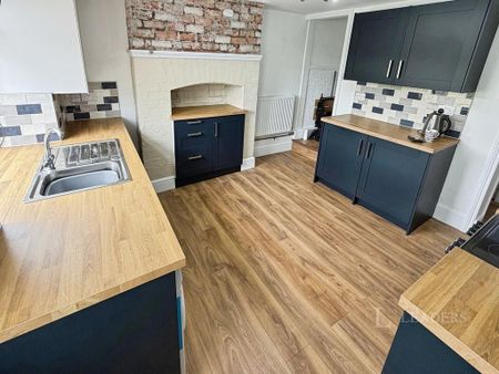 3 bedroom terraced house to rent - Photo 4