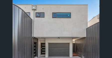 Comfort, Style & Convenience! - Photo 3