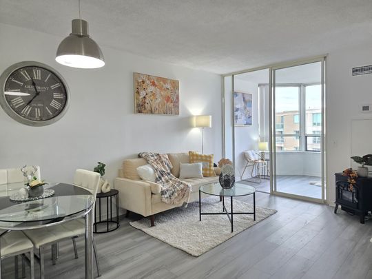 For Lease - 7 Bishop Avenue Unit# 1106, Toronto, Ontario - Photo 1