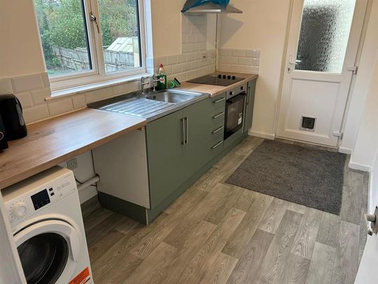 3 bedroom semi-detached house to rent - Photo 1