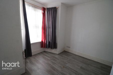 1 bedroom in a house share to rent - Photo 3