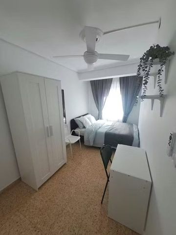 Carrer de lEscultor Piquer, Valencia, Valencian Community 46019 - Photo 3