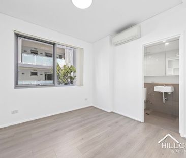 NEAR NEW & SPACIOUS 3 BEDROOM APARTMENTS | MOVE IN NOW - Photo 1