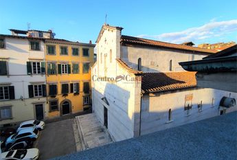 Ampio appartamento con terrazzino libero da metà marzo 2026 !