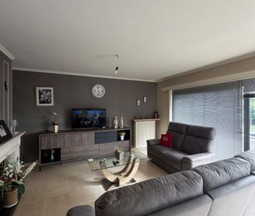 Ruim appartement te huur in het centrum van Ieper - Photo 1