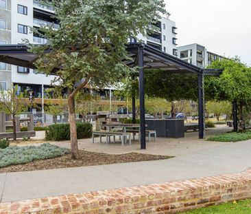 LOW MAINTENANCE TOWNHOUSE - CITY FRINGE LOCATION - Photo 4