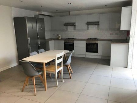 8 bedroom house to rent - Photo 4