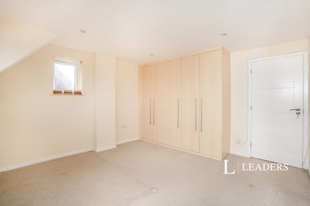3 bedroom semi-detached to rent Lynwood Avenue, Waterlooville - Photo 3