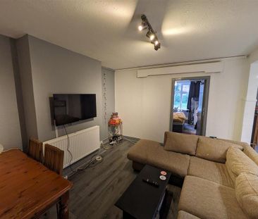 5 bedroom private hall to rent - Photo 2